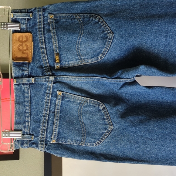 VTG straight leg Lee jeans. This is THE pair. I'm pissed I can't wear them. - Picture 4 of 6